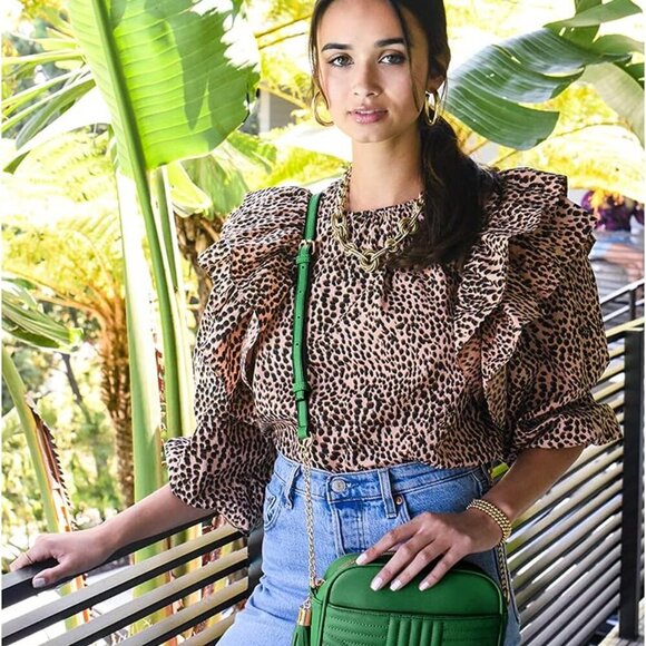 Quilted Crossbody Bags for Women - Stylish Camera Bag with Tassel - Lightweight - Picture 2 of 7